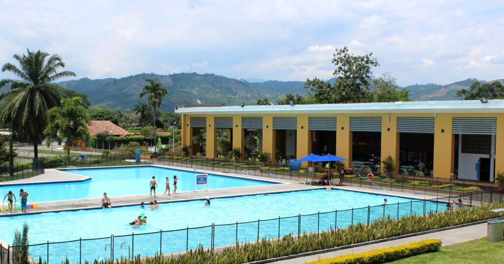 Centro Vacacional La Rochela Confamiliares