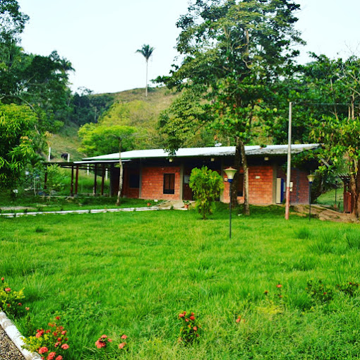Posada Turistica Brisas Del Rio La Miel